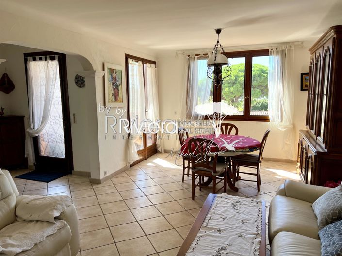 Image No.8-3 Bed House for sale