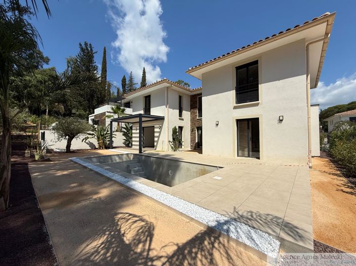 Image No.1-4 Bed House for sale