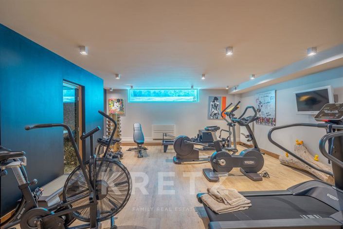 Image No.19-6 Bed House for sale