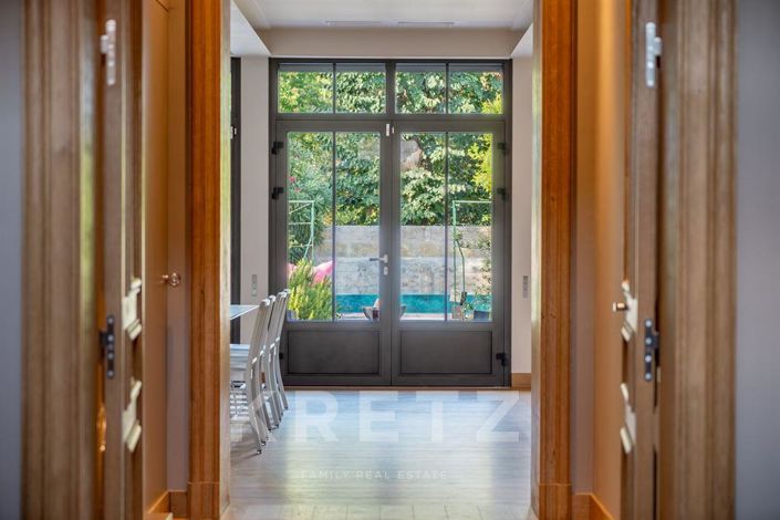 Image No.3-6 Bed House for sale