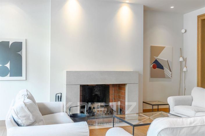 Image No.8-6 Bed House for sale