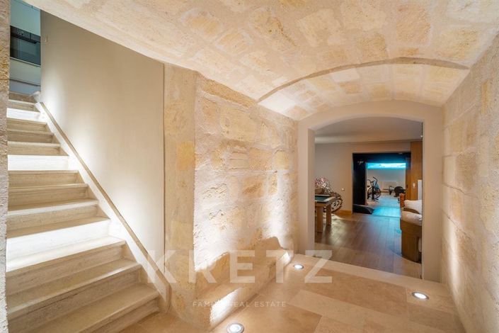 Image No.9-6 Bed House for sale