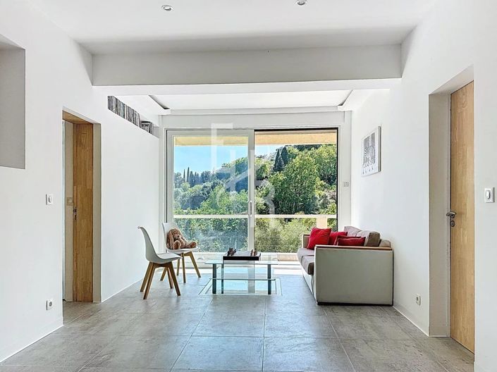 Image No.11-5 Bed House for sale