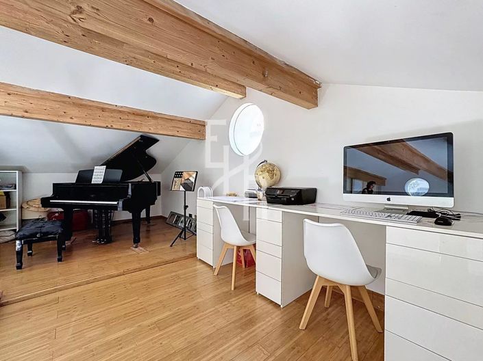 Image No.13-5 Bed House for sale