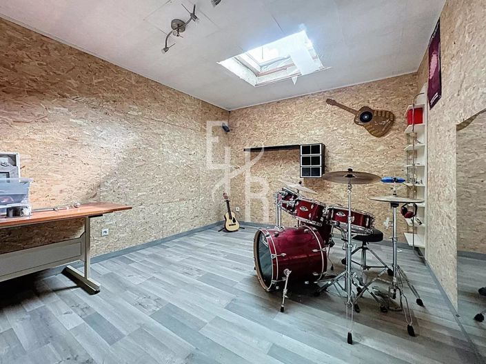 Image No.14-5 Bed House for sale