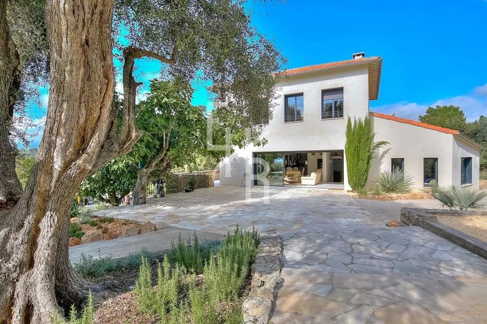 Image No.17-4 Bed House for sale