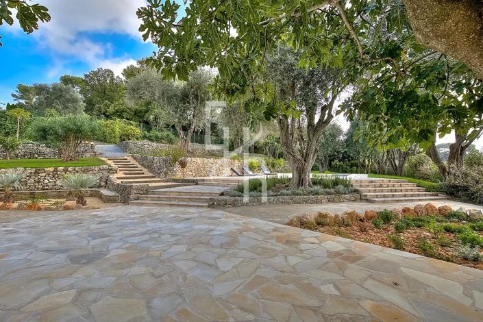 Image No.24-4 Bed House for sale