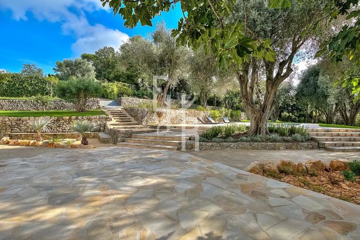 Image No.25-4 Bed House for sale