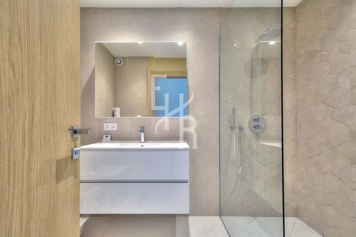 Image No.47-4 Bed House for sale