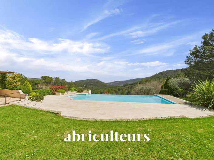 Image No.1-4 Bed House for sale