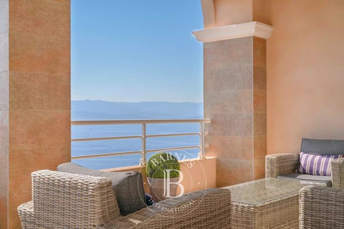 Image No.1-4 Bed Apartment for sale