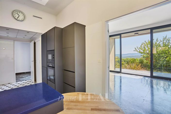 Image No.10-4 Bed House for sale