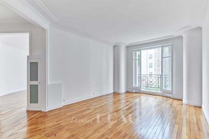 Image No.10-3 Bed Apartment for sale