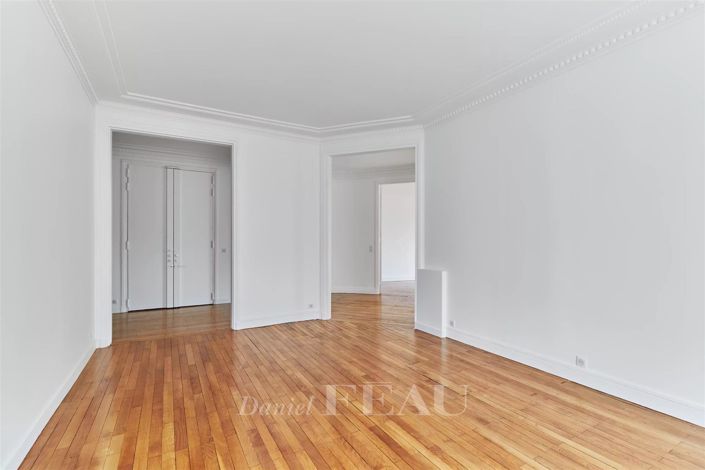 Image No.12-3 Bed Apartment for sale