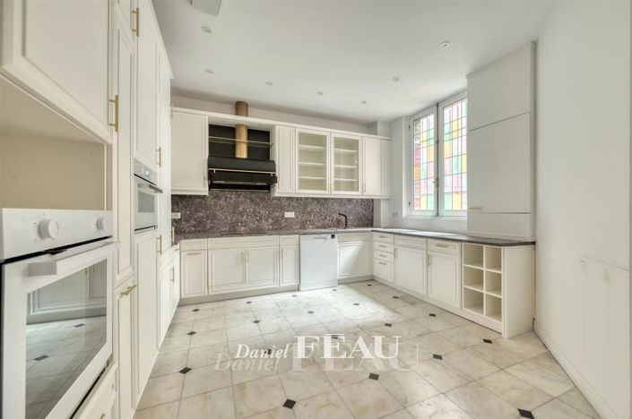 Image No.17-3 Bed Apartment for sale