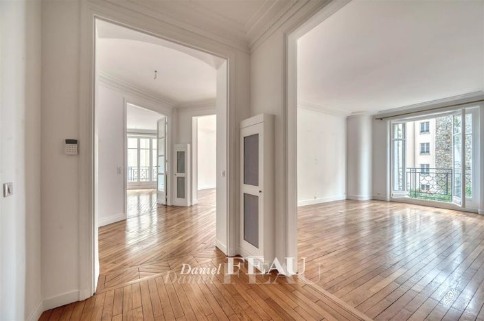 Image No.23-3 Bed Apartment for sale