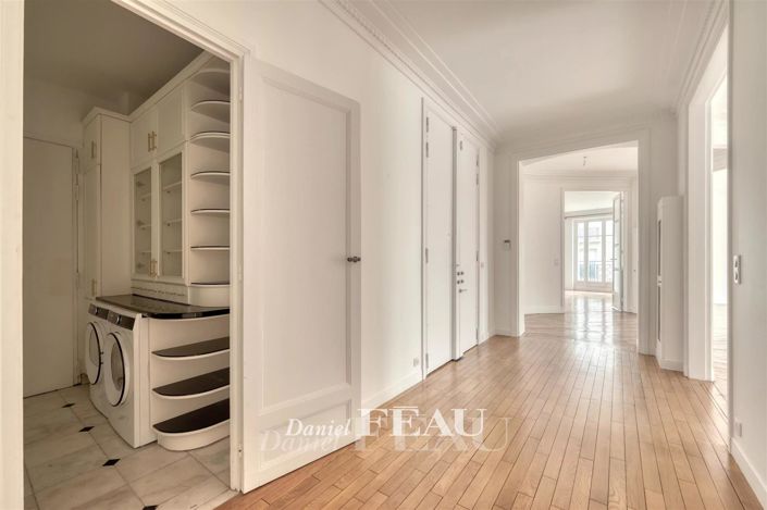 Image No.24-3 Bed Apartment for sale