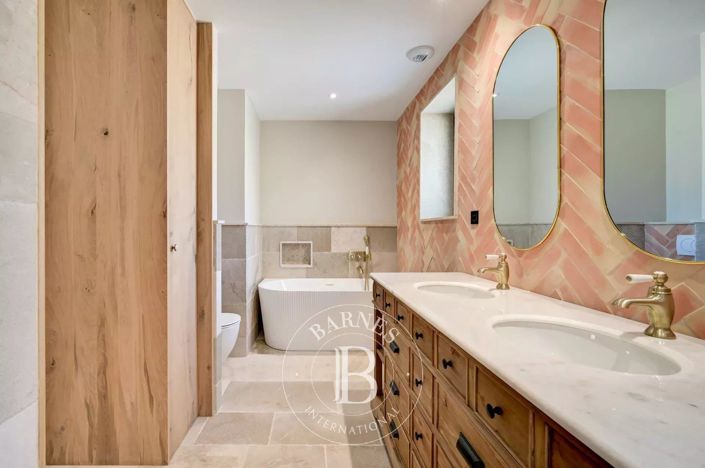 Image No.8-4 Bed House for sale