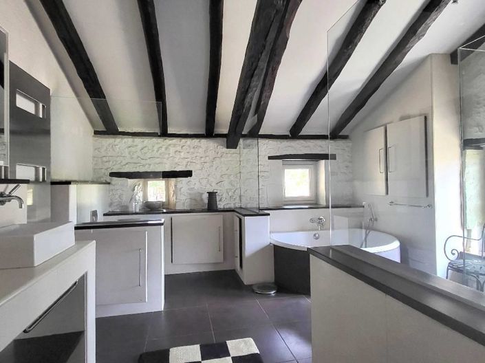 Image No.8-3 Bed House for sale