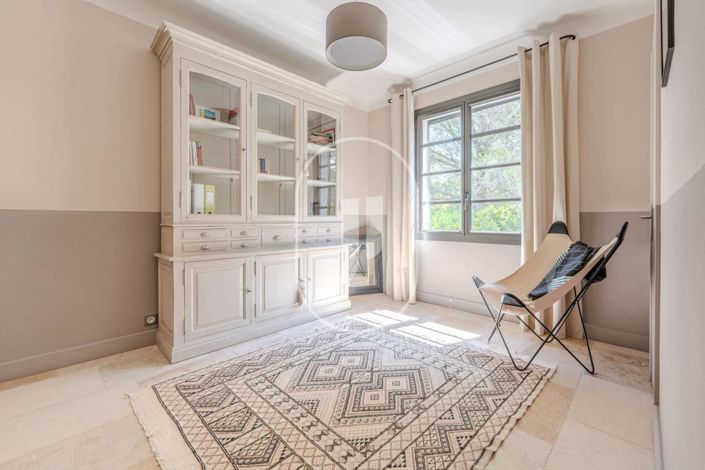 Image No.8-3 Bed House for sale