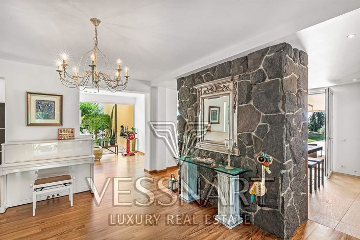 Image No.15-7 Bed House for sale