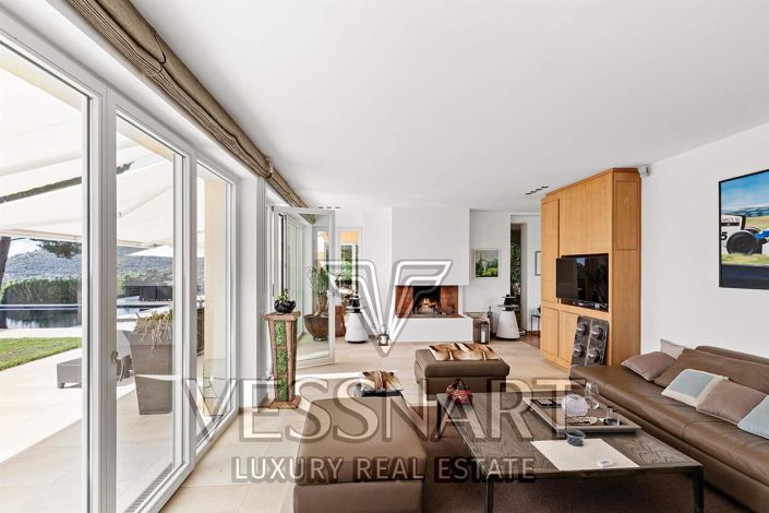 Image No.7-7 Bed House for sale