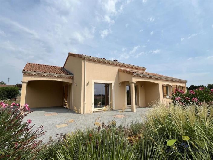 Image No.1-3 Bed House for sale