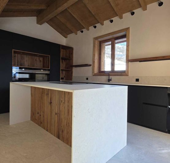 Image No.3-5 Bed Property for sale