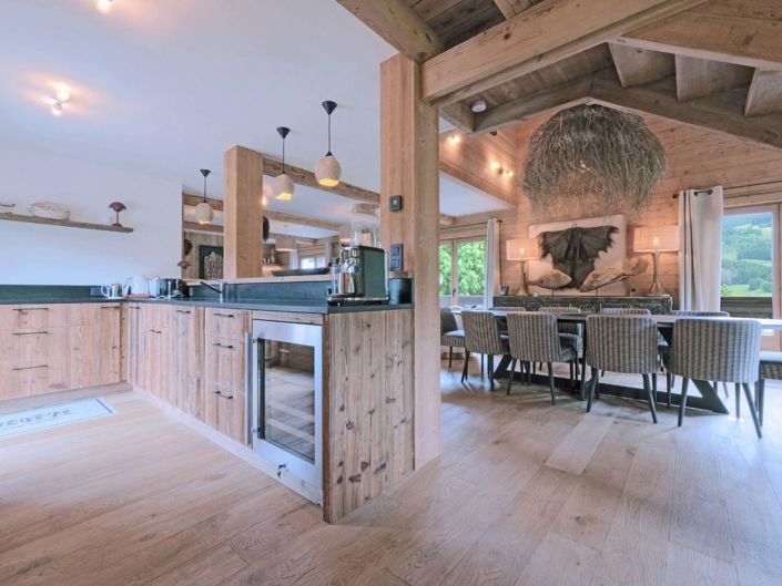 Image No.8-5 Bed House for sale