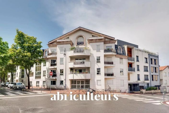 Image No.1-3 Bed Apartment for sale