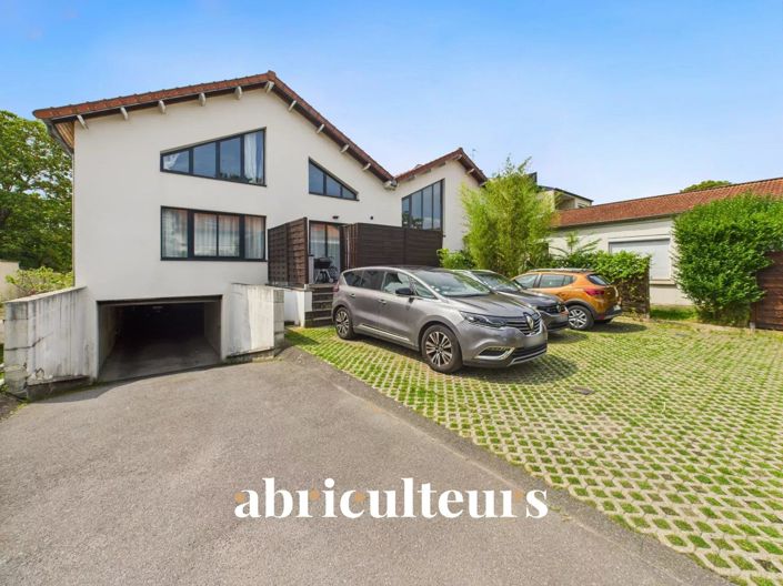 Image No.1-4 Bed Apartment for sale