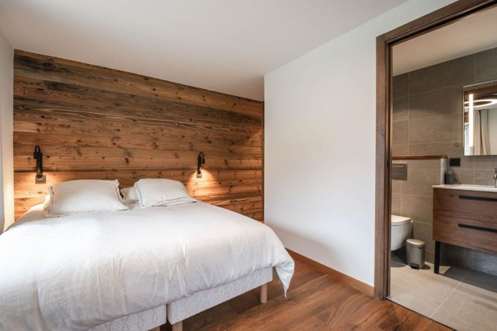 Image No.11-5 Bed Property for sale