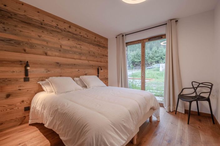 Image No.8-5 Bed Property for sale