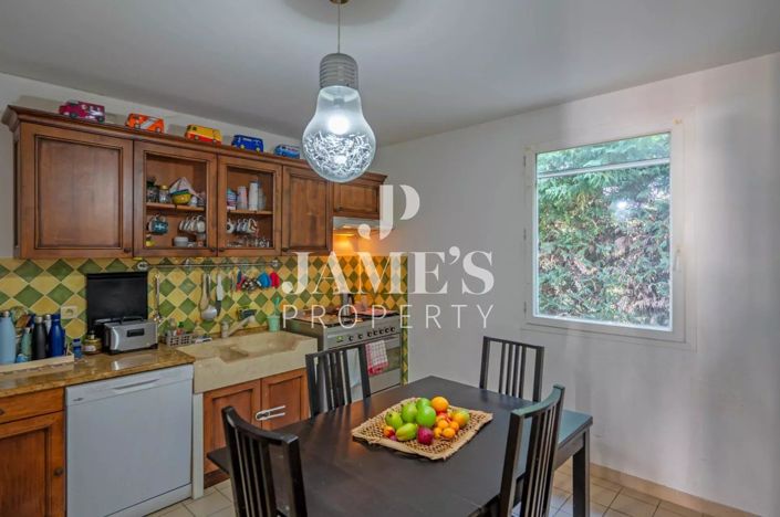 Image No.8-3 Bed House for sale