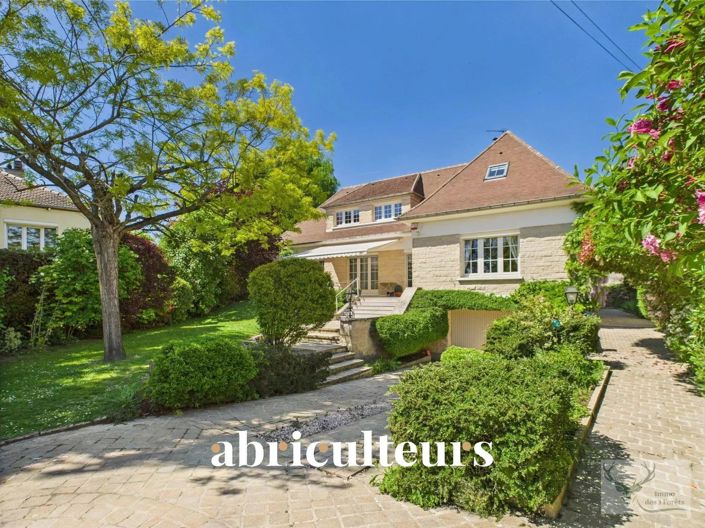 Image No.1-5 Bed House for sale