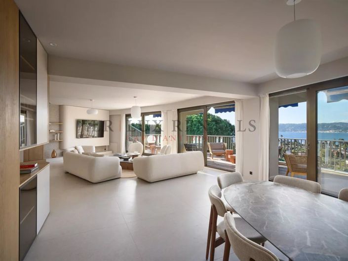 Image No.11-5 Bed Property for sale