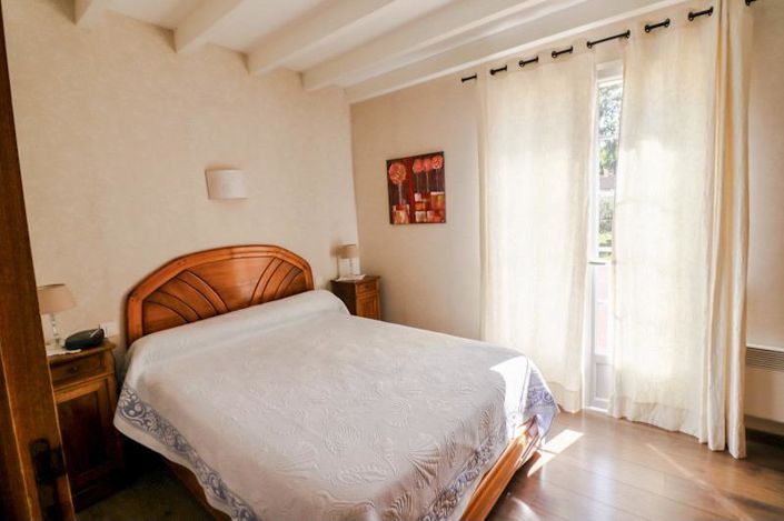 Image No.11-6 Bed House for sale