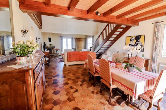 Image No.2-6 Bed House for sale