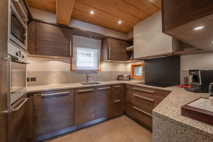 Image No.2-4 Bed House for sale