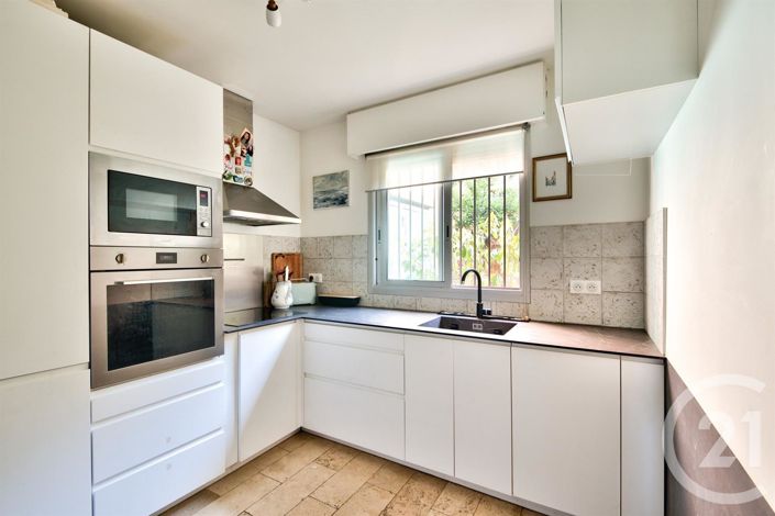 Image No.6-3 Bed Apartment for sale