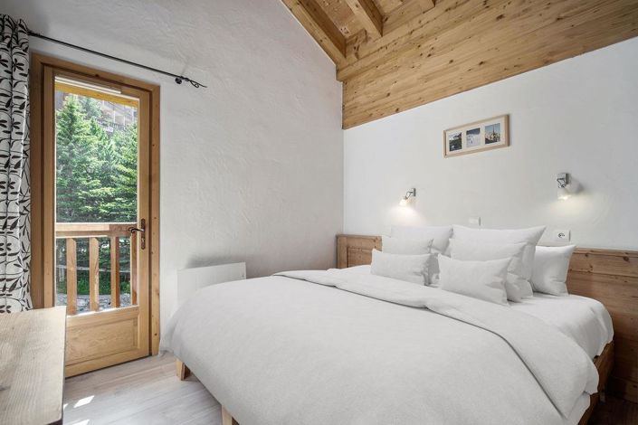 Image No.10-6 Bed Apartment for sale