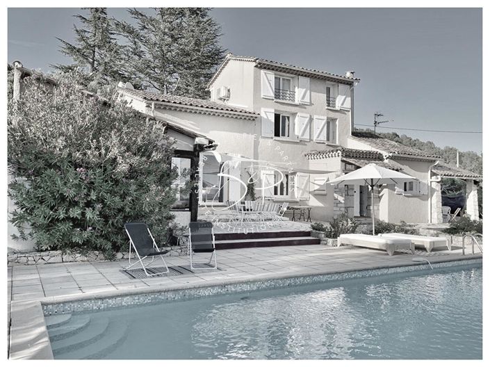 Image No.1-4 Bed House for sale