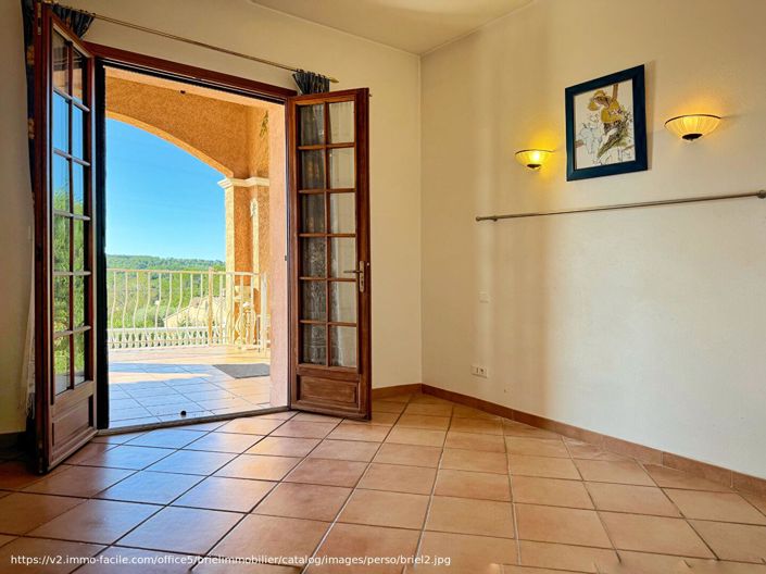 Image No.12-4 Bed House for sale