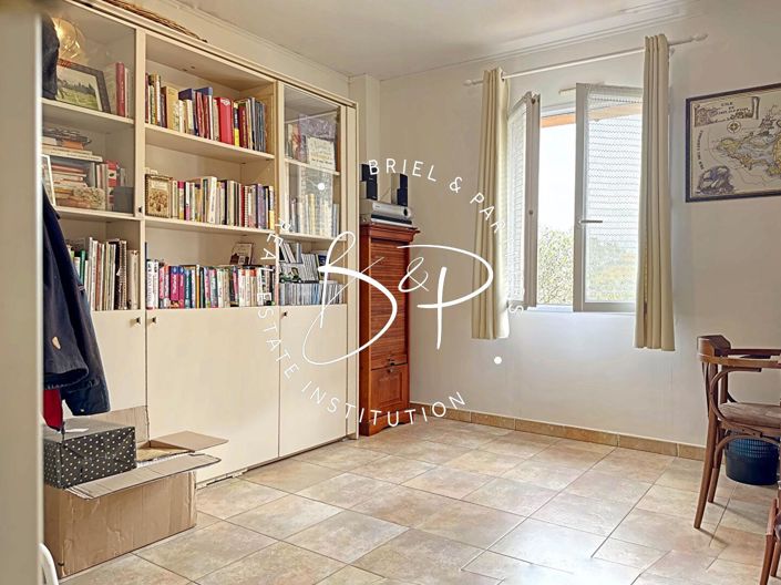 Image No.15-3 Bed House for sale