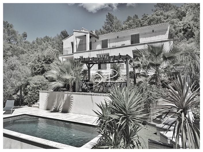 Image No.1-5 Bed House for sale