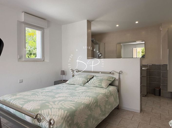 Image No.12-5 Bed House for sale