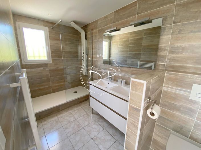 Image No.15-5 Bed House for sale