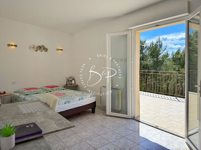 Image No.16-5 Bed House for sale