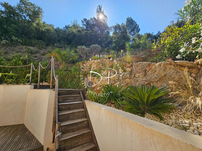 Image No.18-5 Bed House for sale