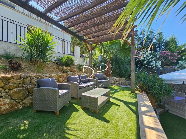 Image No.5-5 Bed House for sale